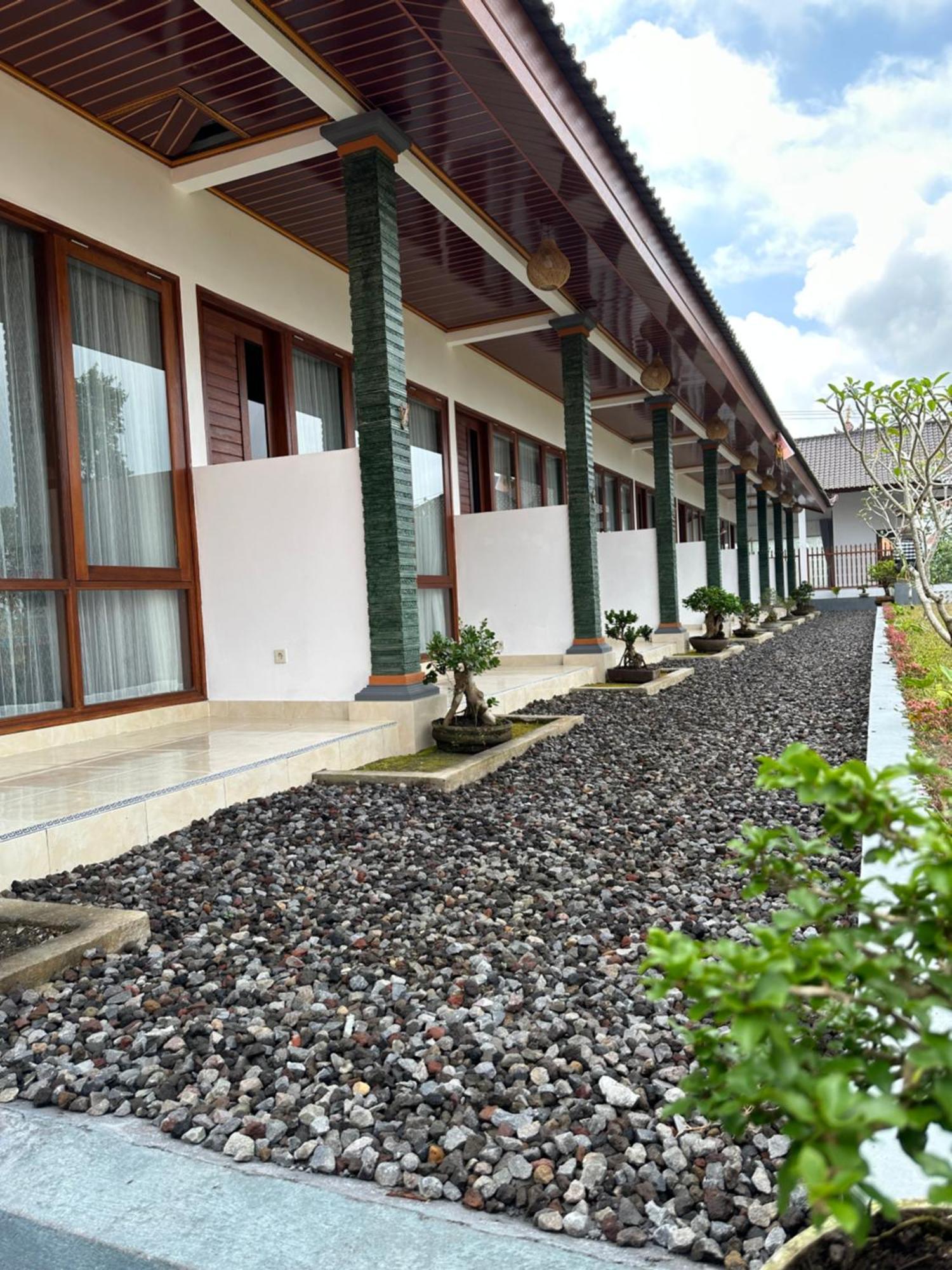 Bali Basuki Retreat Center Lägenhet Besakih Exteriör bild