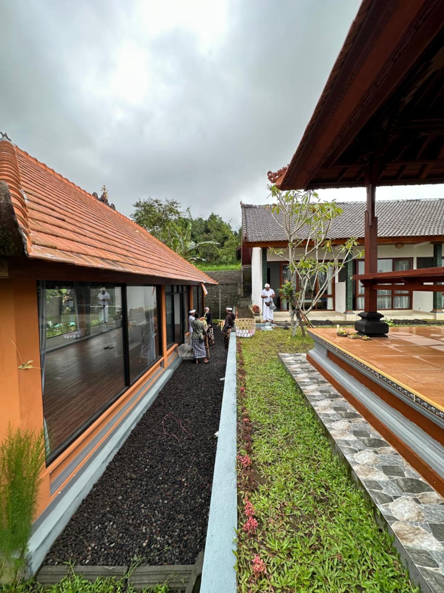 Bali Basuki Retreat Center Lägenhet Besakih Exteriör bild