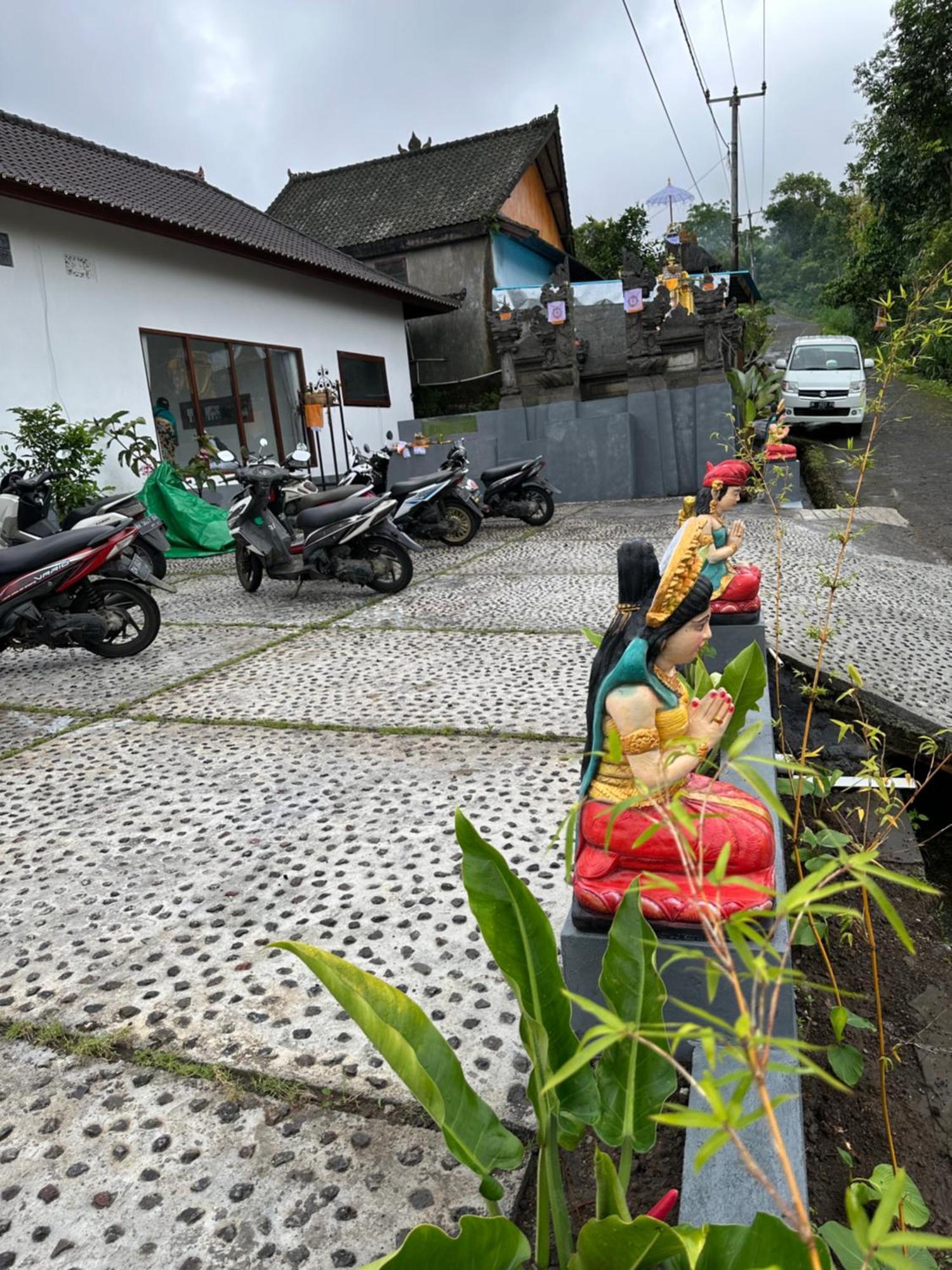 Bali Basuki Retreat Center Lägenhet Besakih Exteriör bild