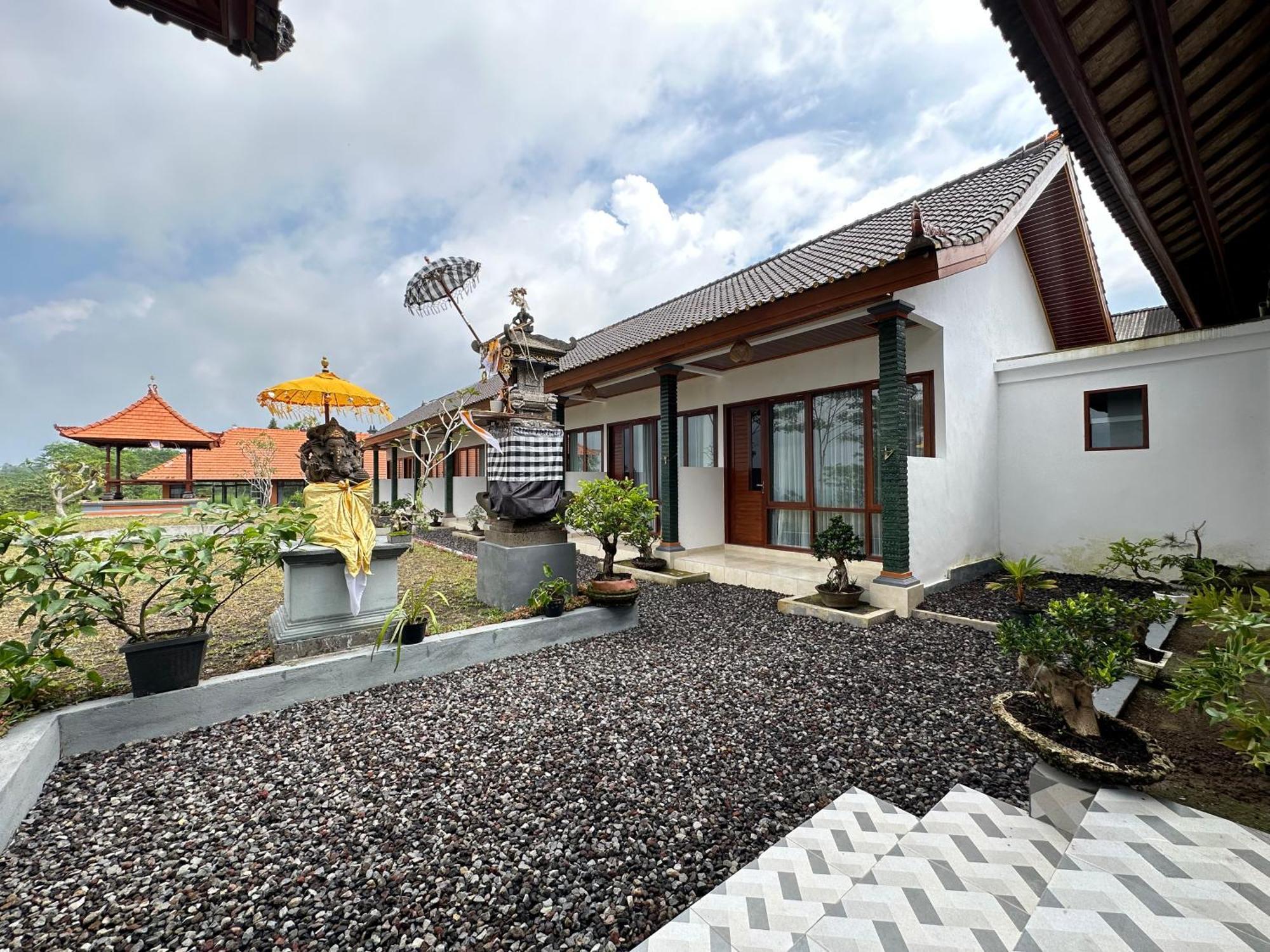 Bali Basuki Retreat Center Lägenhet Besakih Exteriör bild