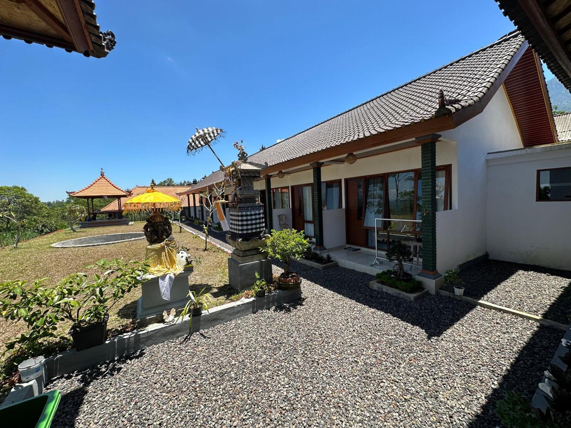 Bali Basuki Retreat Center Lägenhet Besakih Exteriör bild