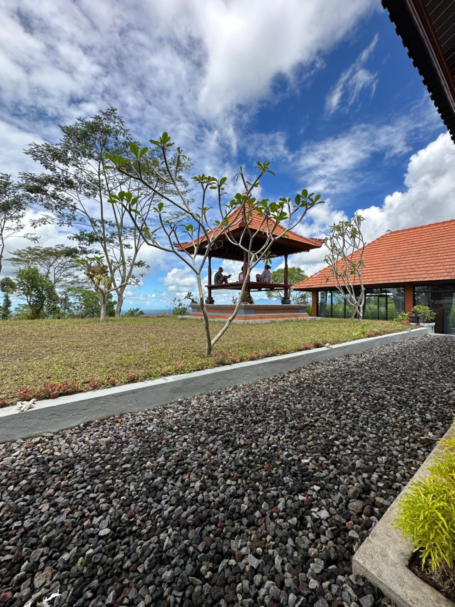 Bali Basuki Retreat Center Lägenhet Besakih Exteriör bild