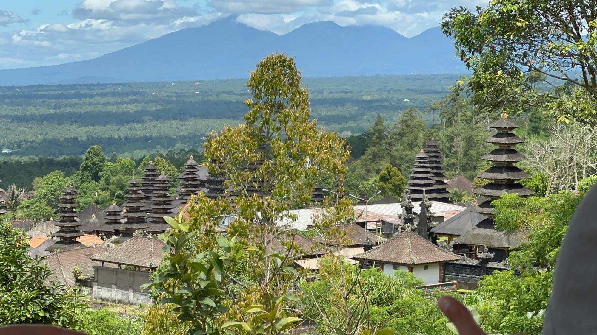 Bali Basuki Retreat Center Lägenhet Besakih Exteriör bild