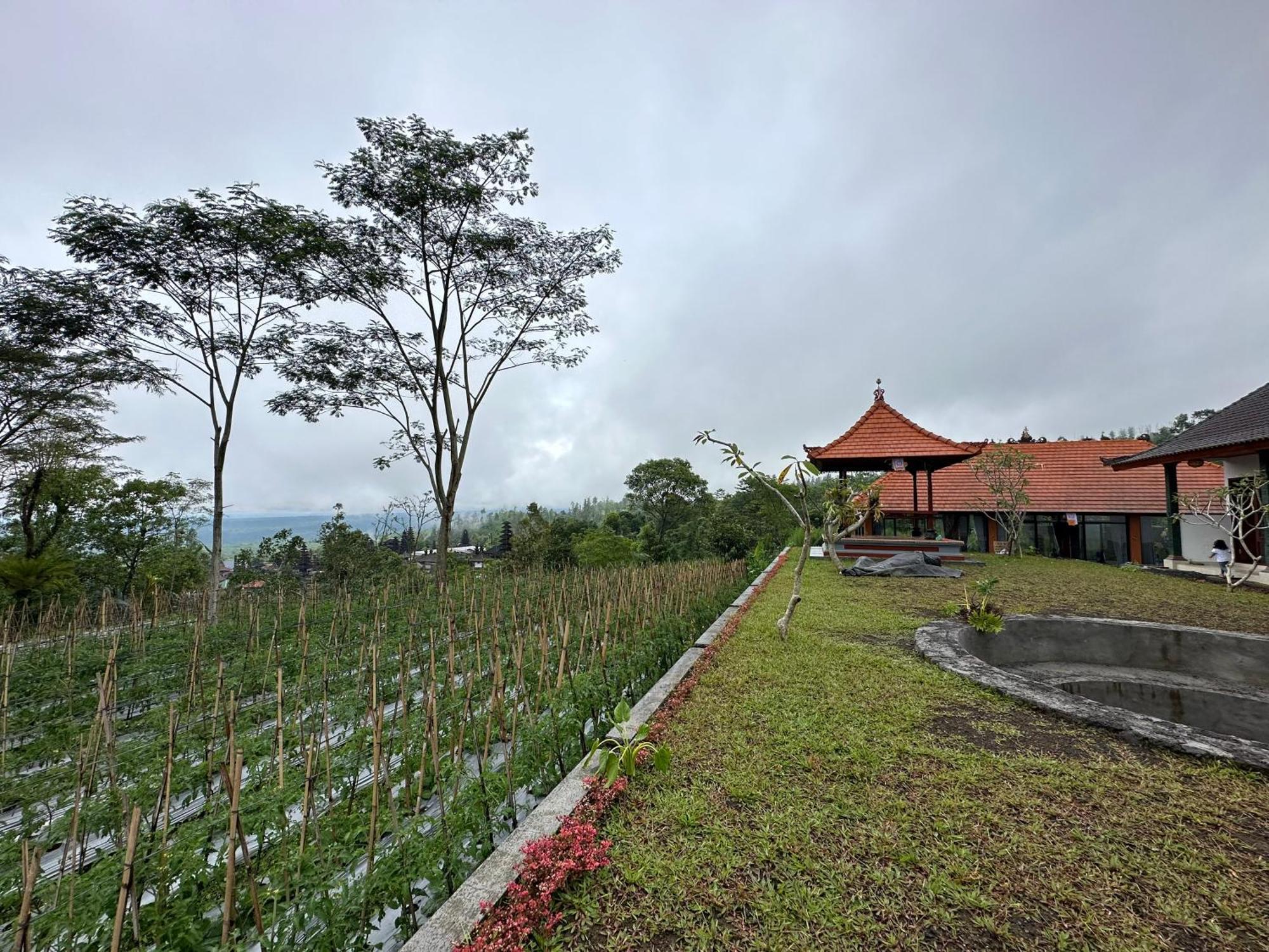 Bali Basuki Retreat Center Lägenhet Besakih Exteriör bild