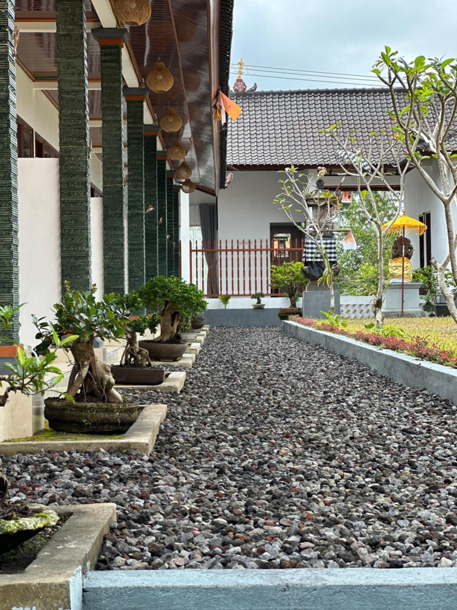 Bali Basuki Retreat Center Lägenhet Besakih Exteriör bild