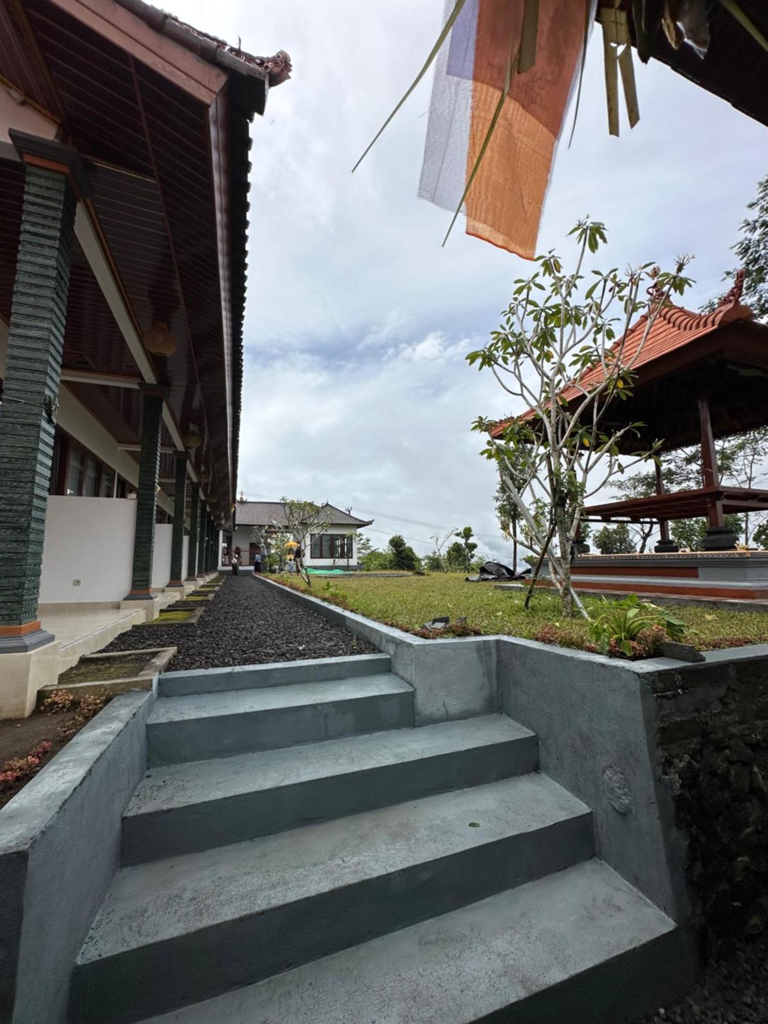 Bali Basuki Retreat Center Lägenhet Besakih Exteriör bild